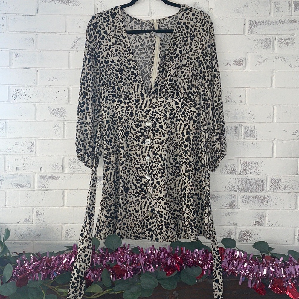 Bonita Closet Boutique Animal Print Dress Size M